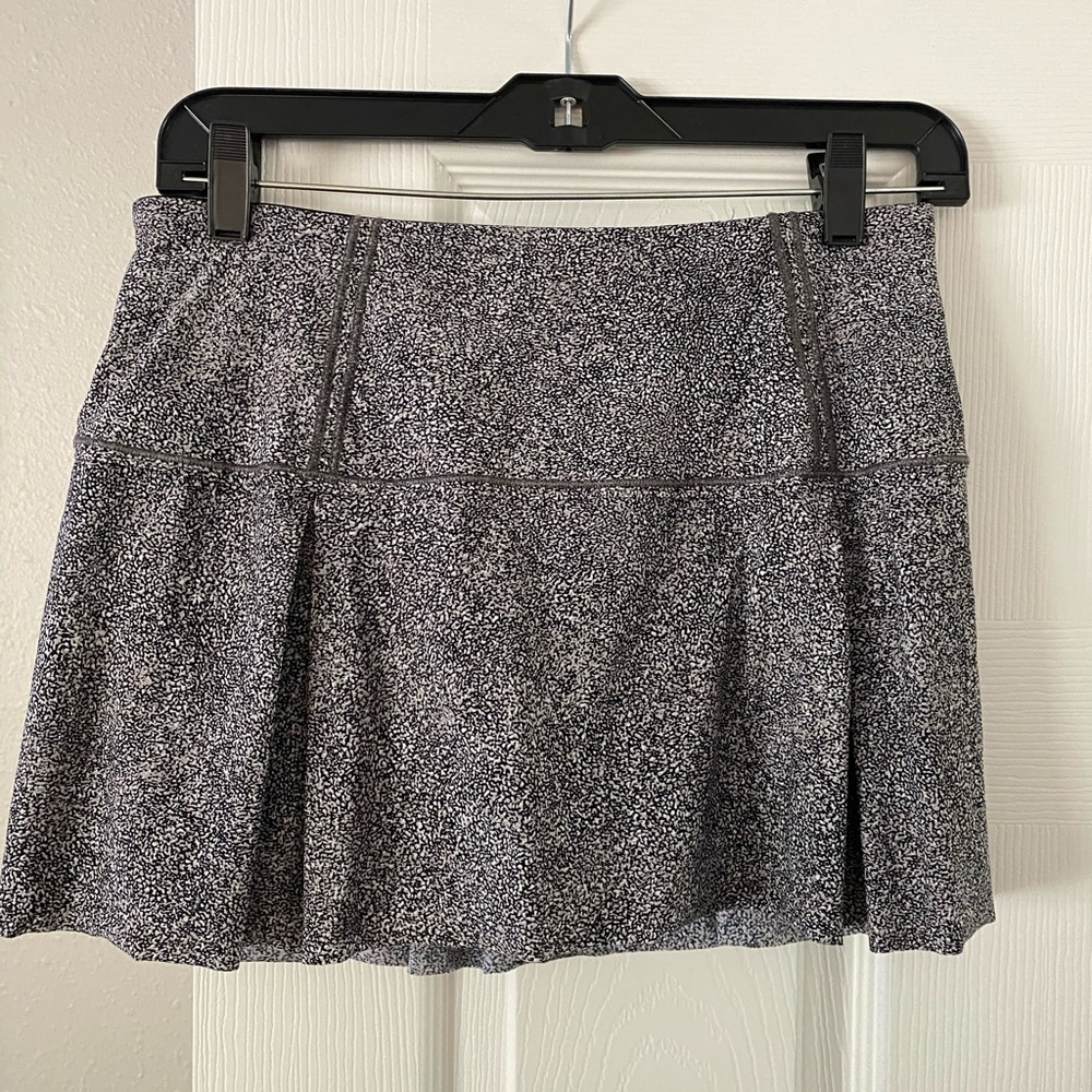 lululemon skirt with built in spanks